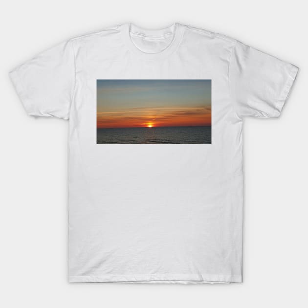 Sunset by the sea T-Shirt by SBdesisketch